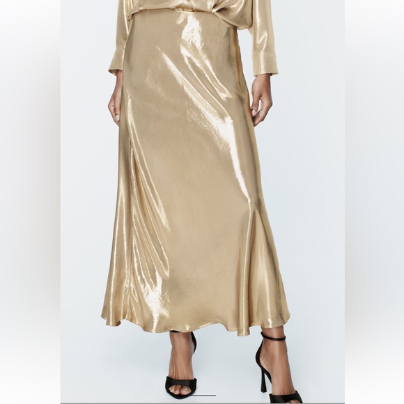 ZARA 2 PIECES MATCHING SET METALLIC HALTER TOP AND LONG METALLIC SKIRT - Picture 13 of 16
